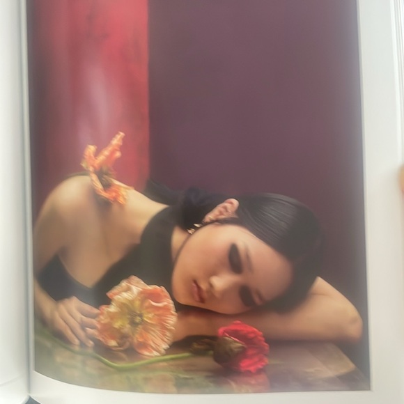 Rare Dior Magazine #35 'Behind The Mirror' Autumn 2021 Not Publicly Available - Picture 7 of 17